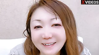 アニメ声 ムキグリ 熟女2 アキちゃんのお風呂と、お部屋でオナニー